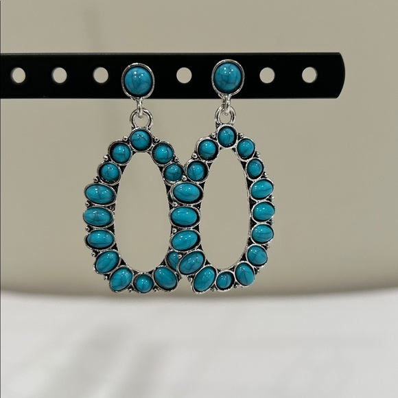 Elegant Silver and Blue Dangle Earrings - Picture 2 of 5